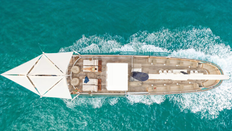 Luxury Yacht For Rent Greece